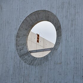 Sichtbetonwand aus Sekundärbaustoffen